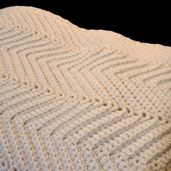 Off White Crocheted Afghan - Picture 4 of 7